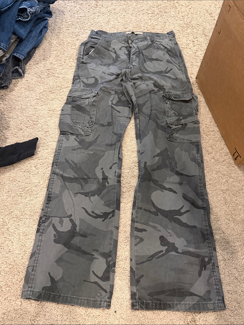 Men's Gray Camo Cargo Pants